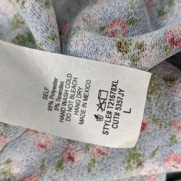 White Birch floral top size L - Picture 6 of 6